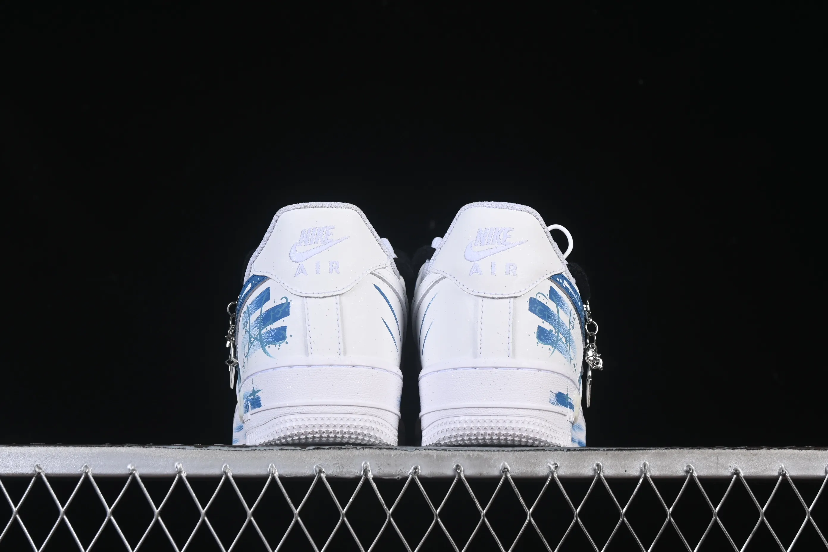 All categories Nk Air Force 1 Air Force series Nk Air Force 1 Low Air Force low-top Nike Air Force 1'07 Low "Pisces" Hand-painted graffiti twelve constellations series Pisces Air Force One low-top casual sneakers Constellation 219-320